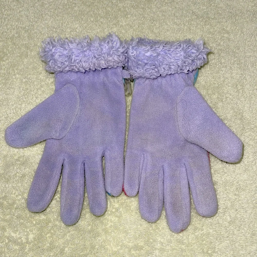 ✨3 FOR $18✨ MIX & MATCH…”THE DISNEY STORE” PRINCESS GLOVES, GIRLS SIZE XSC